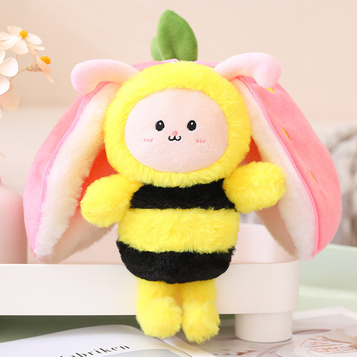 Wanghong Cute se transforma en un muñeco de peluche de conejo de fresa