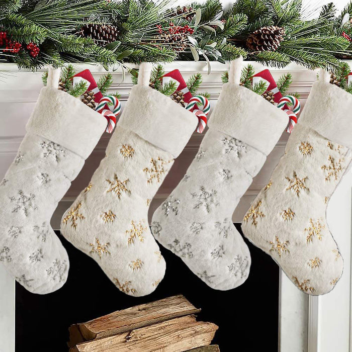Chaussettes en peluche flocon de neige brodées de Noël