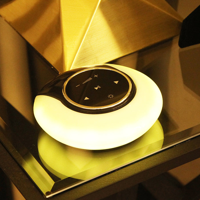 Creativo Bluetooth Subwoofer Altoparlante stereo Lampada da scrivania a LED Dimmerazione continua Pieghevole Touch Atmosfera Luce notturna