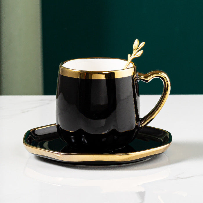 Taza de café de cerámica del té de la tarde