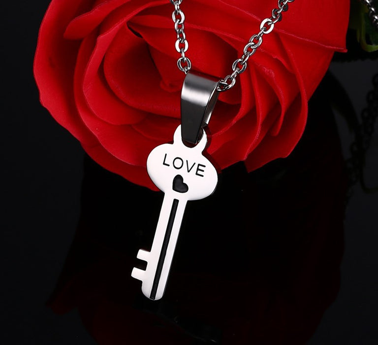 Titanium Steel Jewelry Heart Shaped Key Necklace for Men and Women