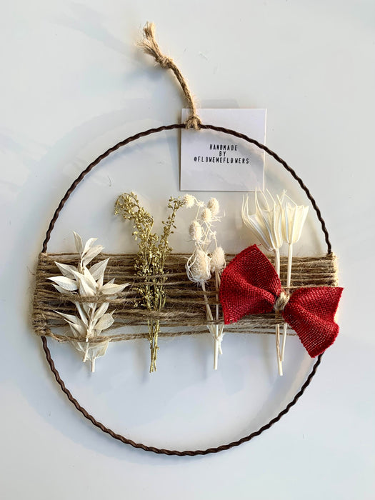 Weihnachtskranz aus getrockneten Blumen | Weihnachtsdekoration